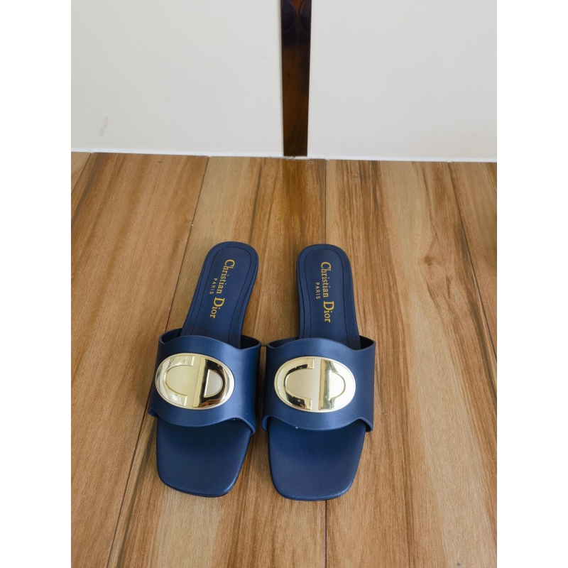 ch**an D*or slippers